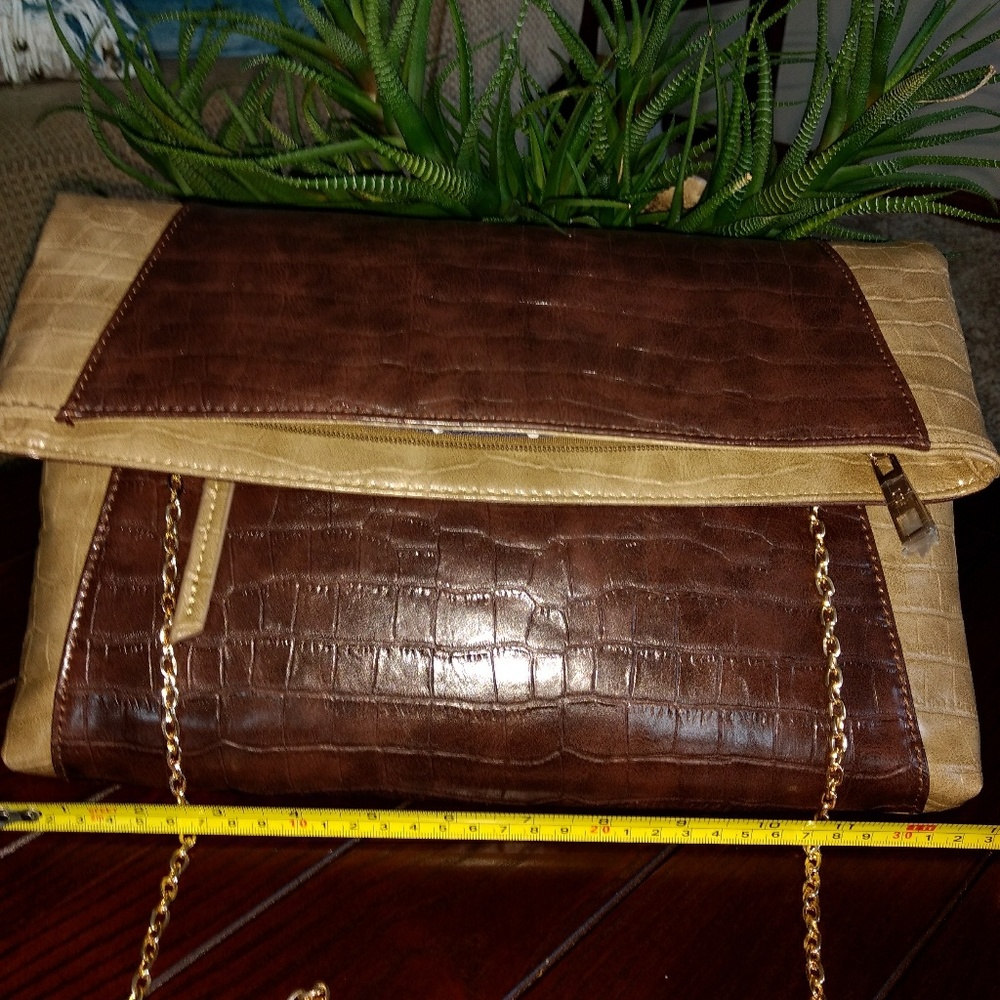 Urban Expressions Envelope Clutch with Chain Strap - Picture 2 of 6